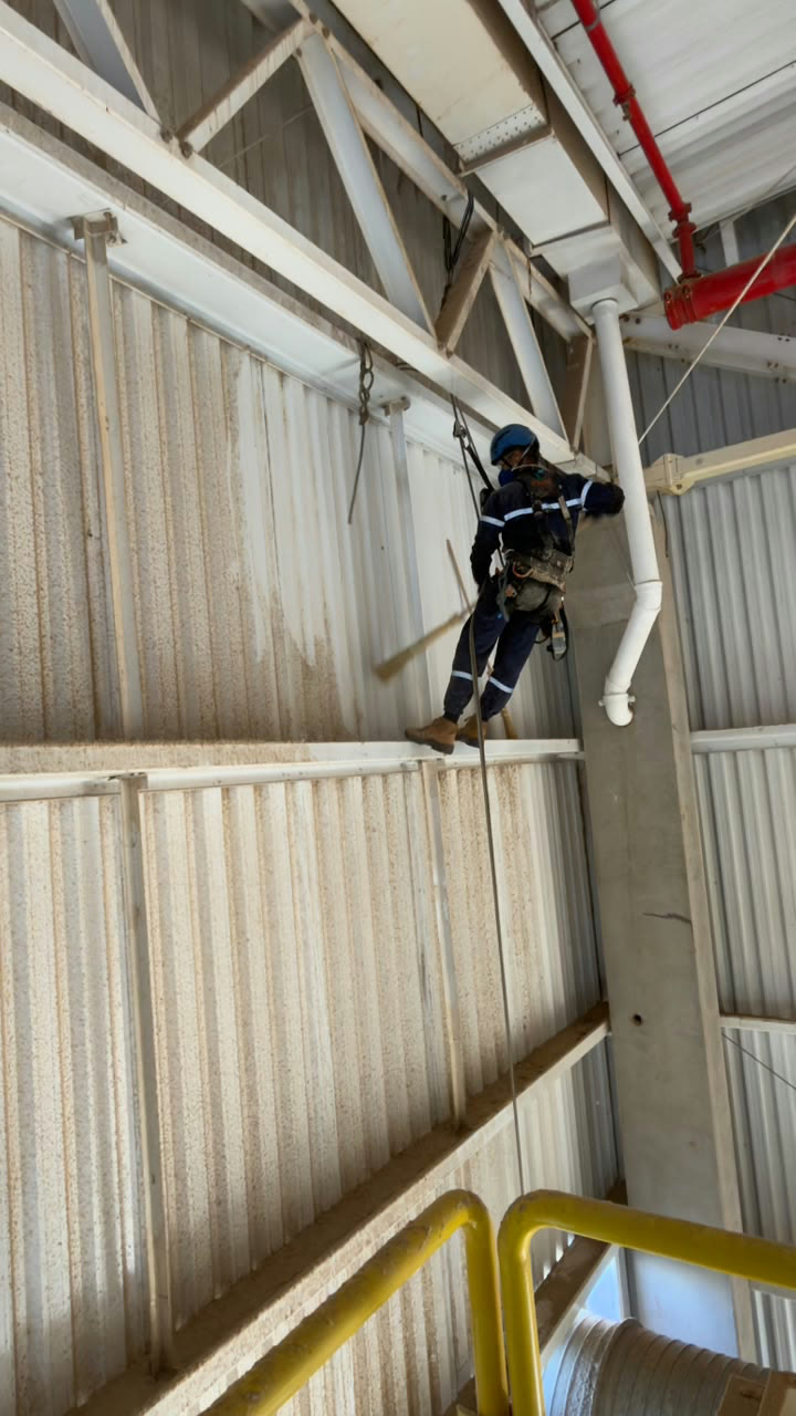 Limpeza e Reparo de Calhas Aéreas